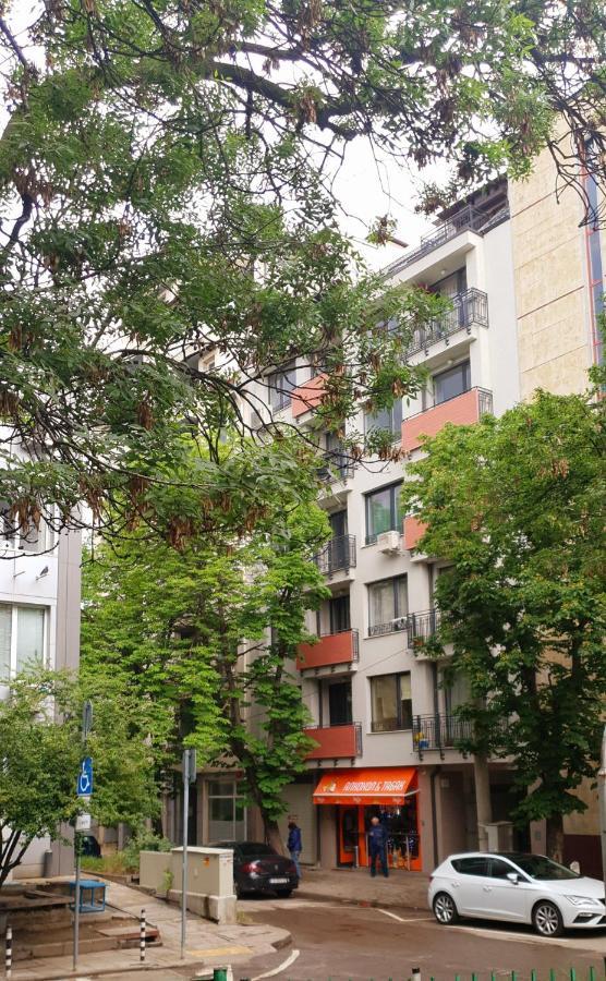 Bright And Newly Refurbished Near Center Apartament Sofia