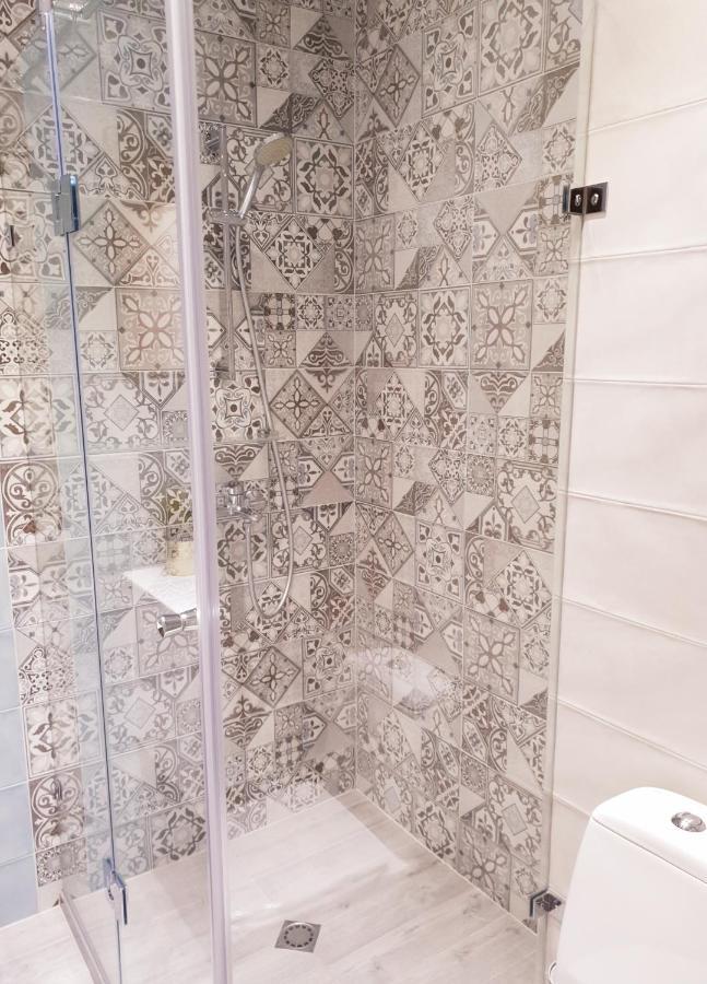 Bright And Newly Refurbished Near Center Apartament